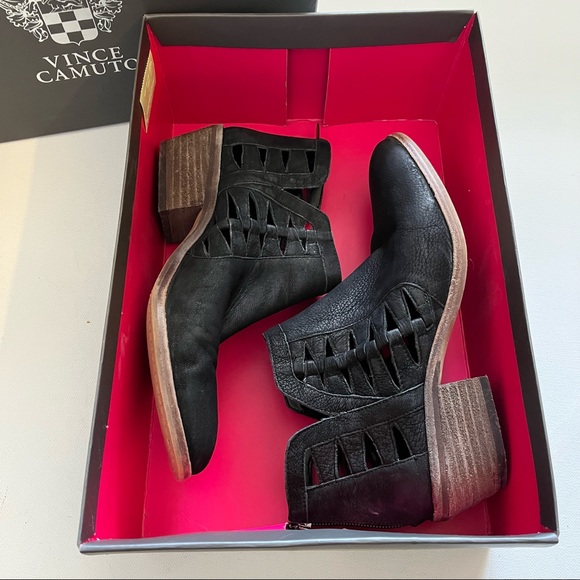Vince Camuto Peera Black Leather Cut Out Ankle Bootie size 6.5 - Picture 5 of 13